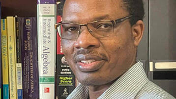 Leonard Muaka headshot photo